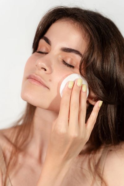 Мицеллярная вода для снятия макияжа 380 Skincare Gentle Touch Micellar Water (200 ml) 3900 фото