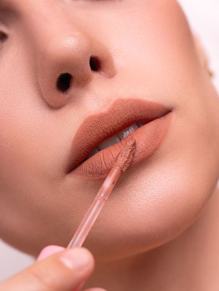 Оксамитова матова помада ZOLA Velour Lip Souffle - 02 Rosewood (4.2 ml) 4415 фото