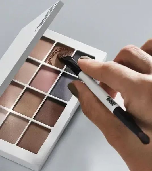 Палетка теней Makeup By Mario Master Mattes Eyeshadow Palette - The Neutrals (15.6 г) 1631 фото