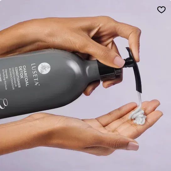 Кондиціонер зволожуючий для гладкості Luseta Beauty Charcoal Detox (500 ml) 958 фото