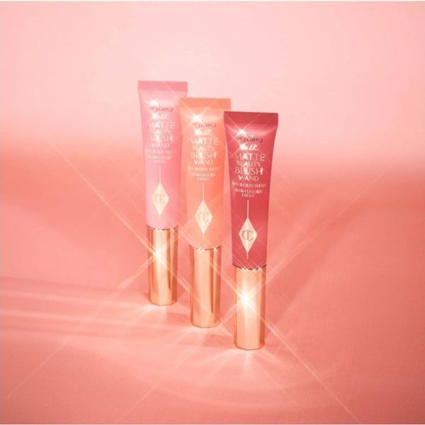 Кремові матові рум'яна Charlotte Tilbury Pillow Talk Matt Beauty Blush Wand - Peach Pop (12 ml) 7051 фото