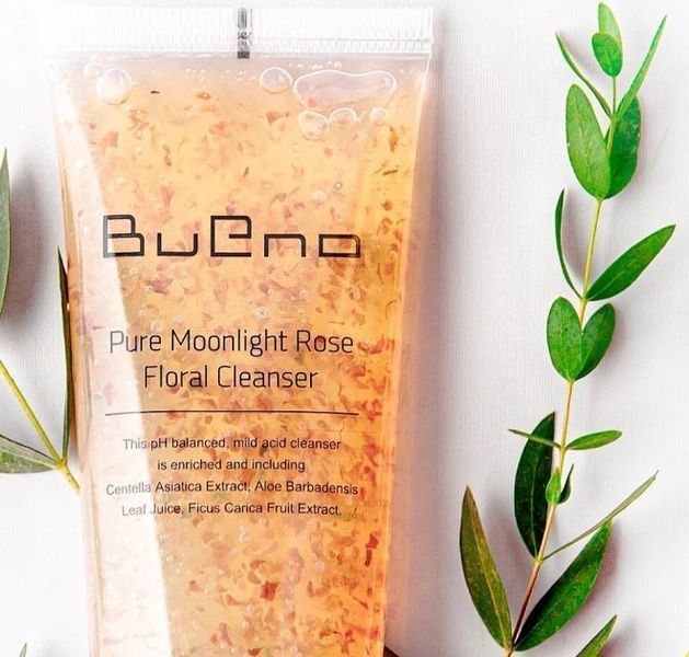 Гель для умывания с лепестками роз Bueno Pure Moonlight Rose Floral Cleanser (150 ml) 1152 фото